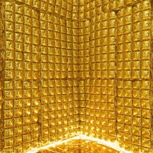 Photo wall of foil balloons Gold