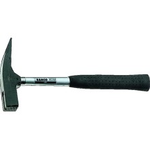 Carpenters hammer with magnetic nail holder 600g